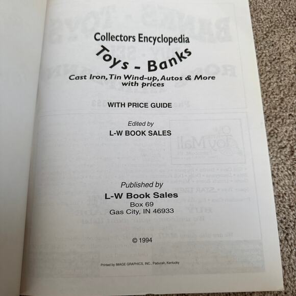 Vintage 1994 Collectors Encyclopedia Toys Banks Cast Iron Tin Wind Up Autos - Picture 2 of 8
